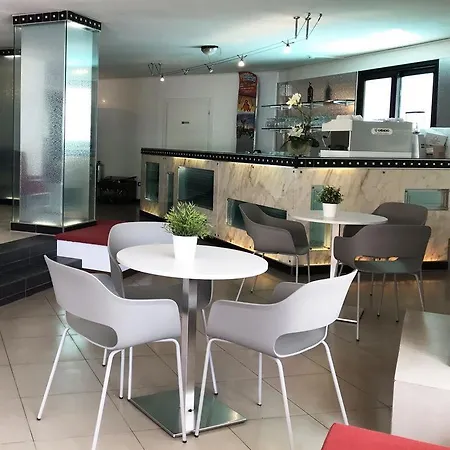 Ξενοδοχείο Hotel Gambrinus Ρίμινι
